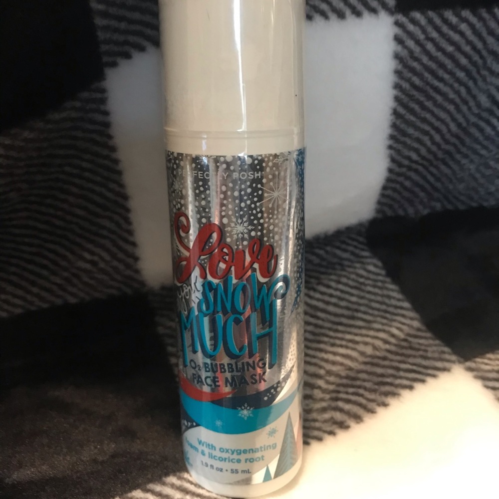 Perfectly Posh Love you Snow Much face mask